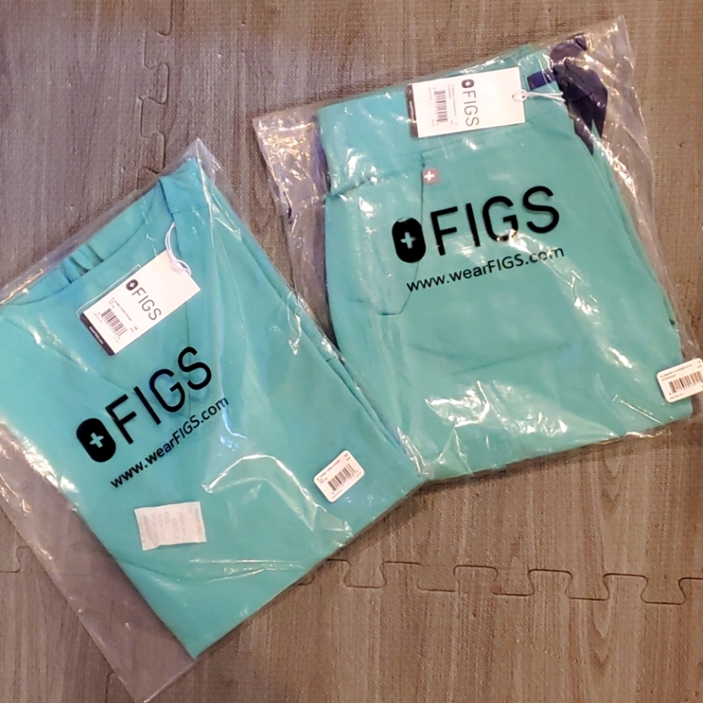 FIGS Surgical Green Scrub Set
